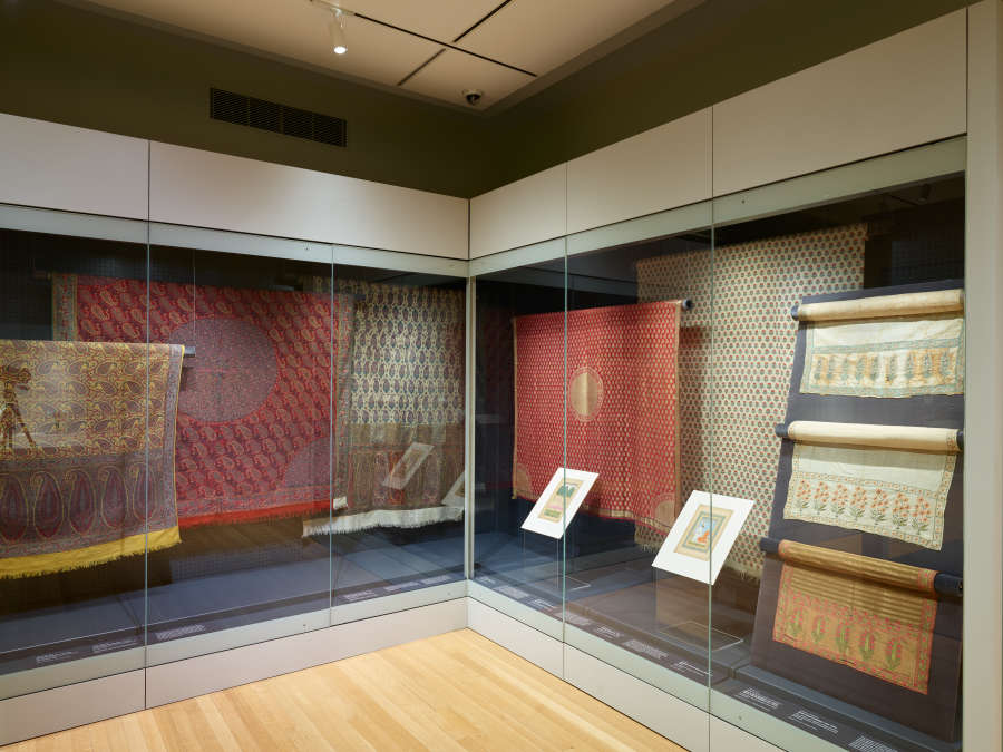 view exhibition image