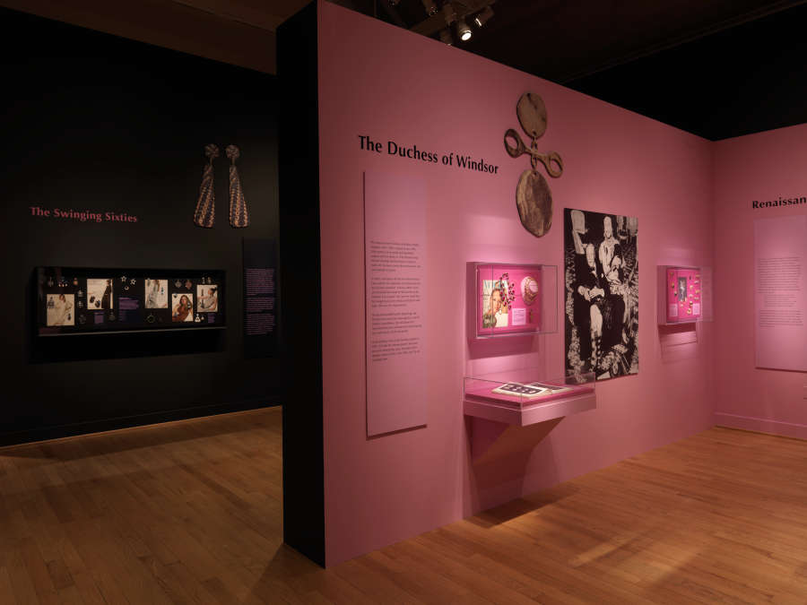 view exhibition image