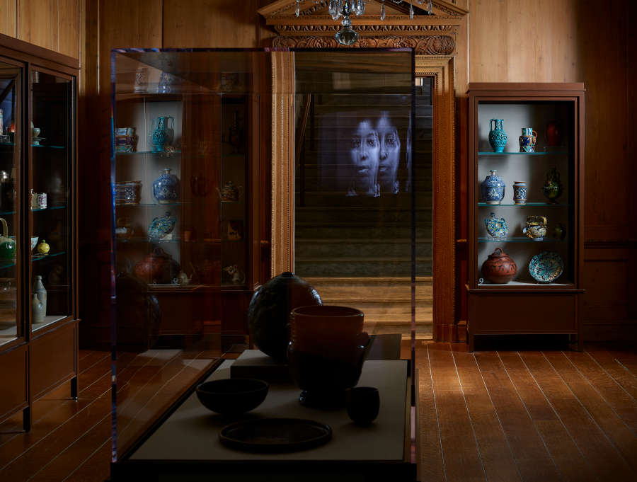 view exhibition image