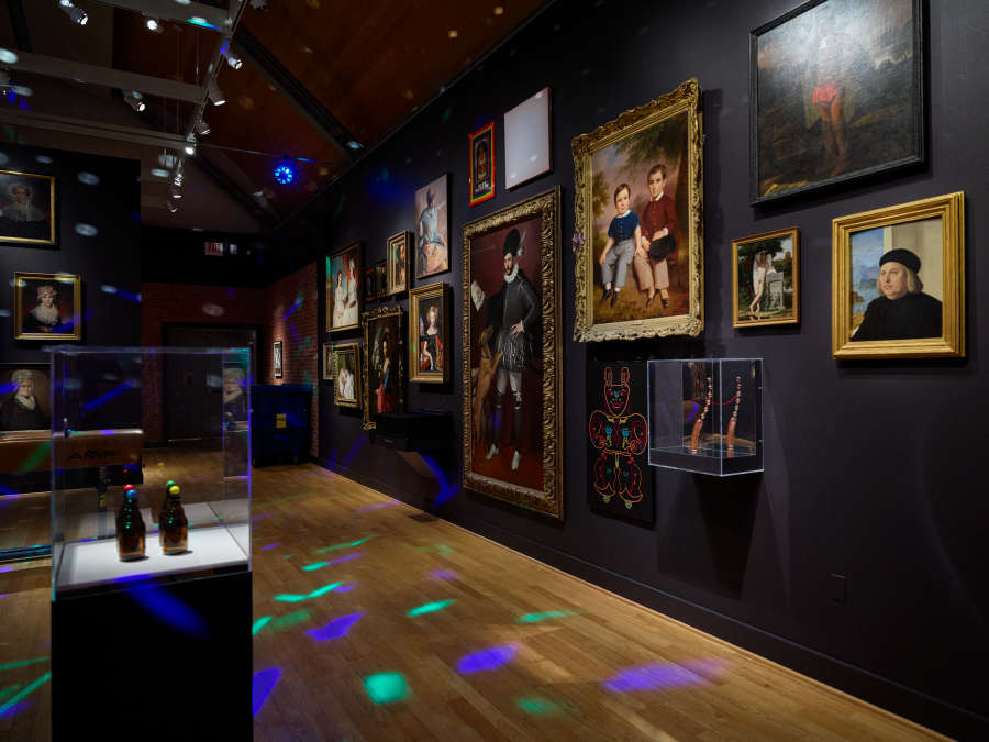view exhibition image