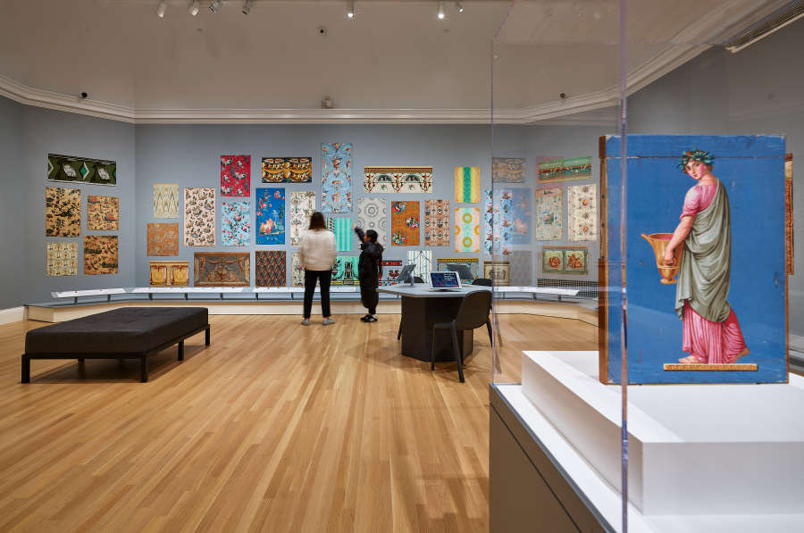 view exhibition image