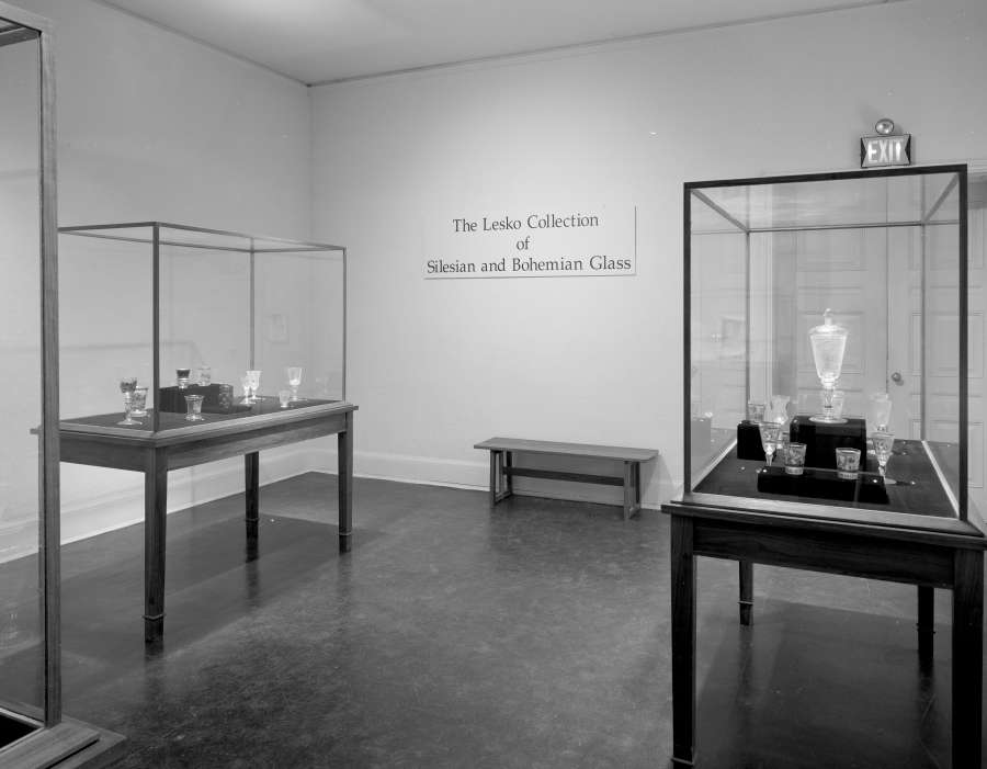 view exhibition image