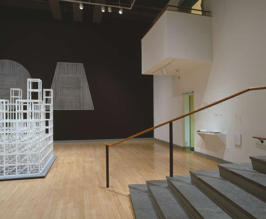 view exhibition image