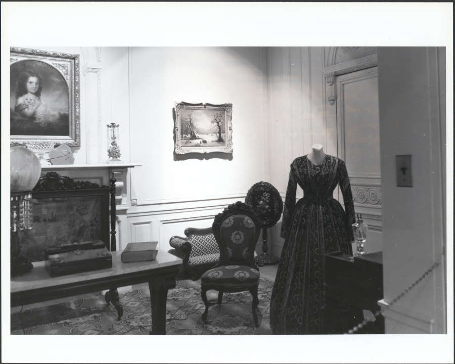 view exhibition image