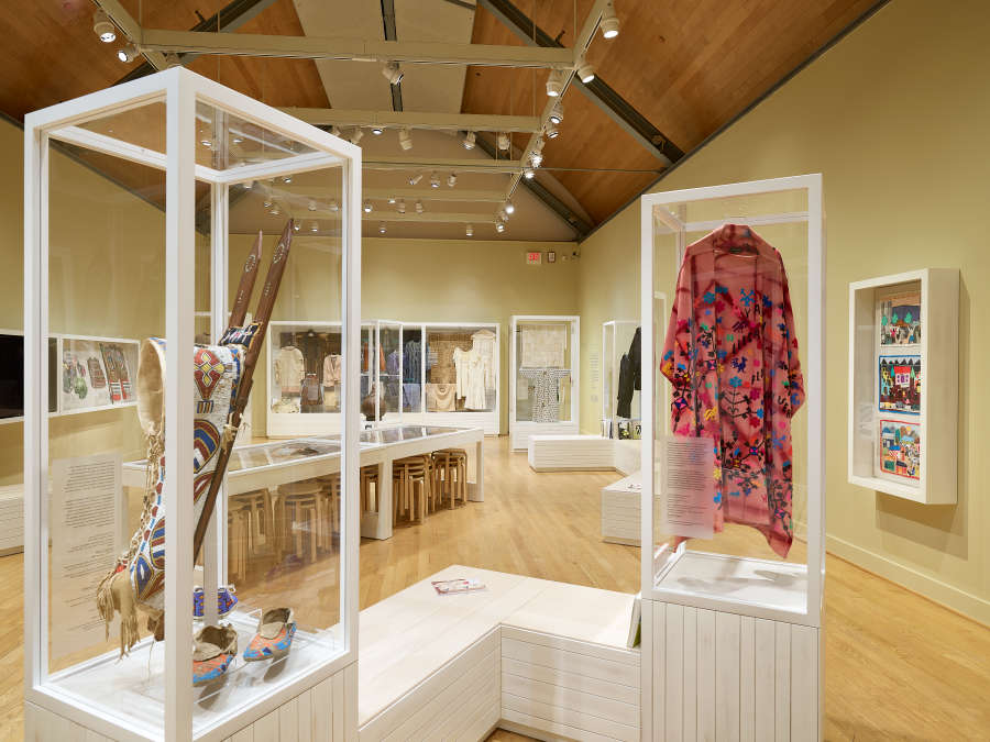 view exhibition image