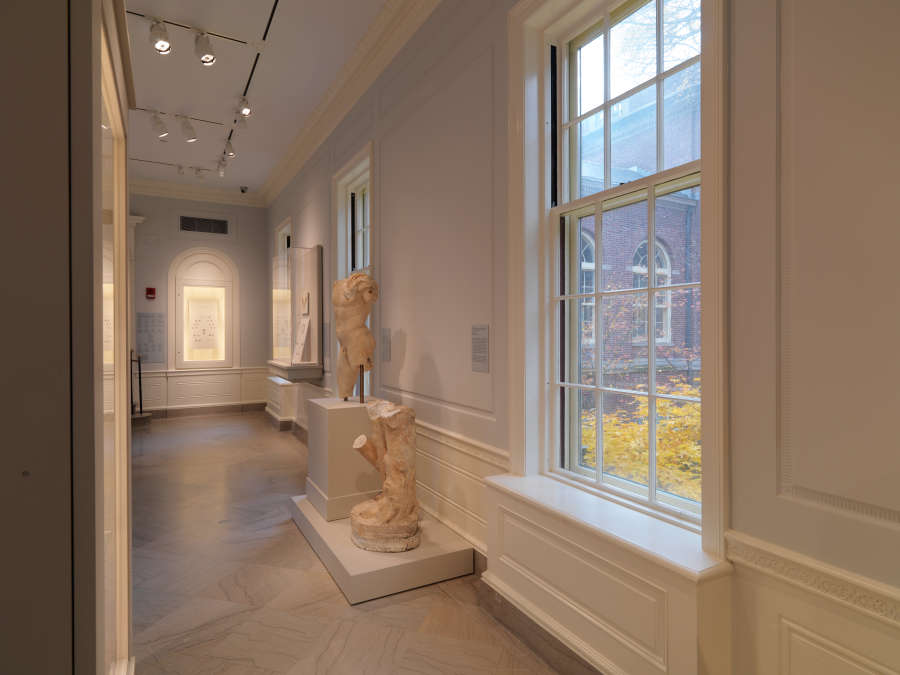 view exhibition image