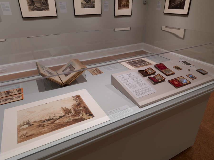 view exhibition image