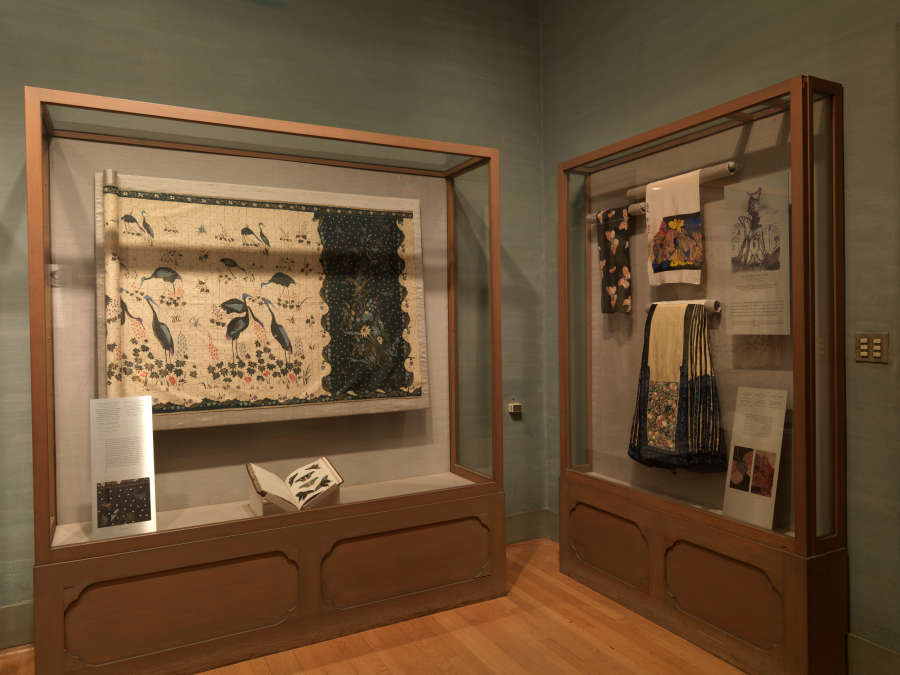 view exhibition image