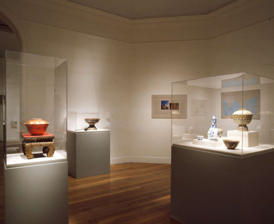 view exhibition image