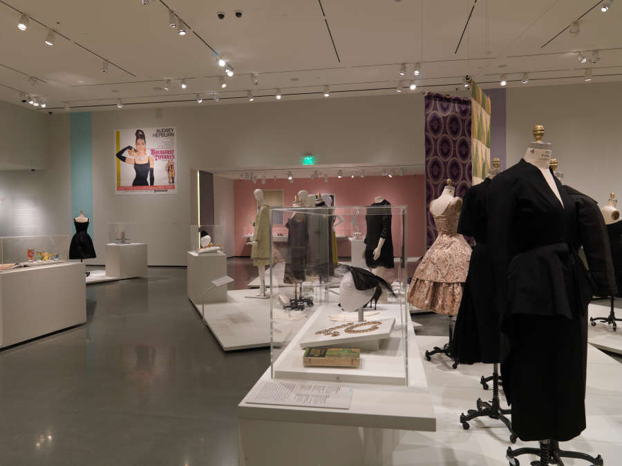 view exhibition image