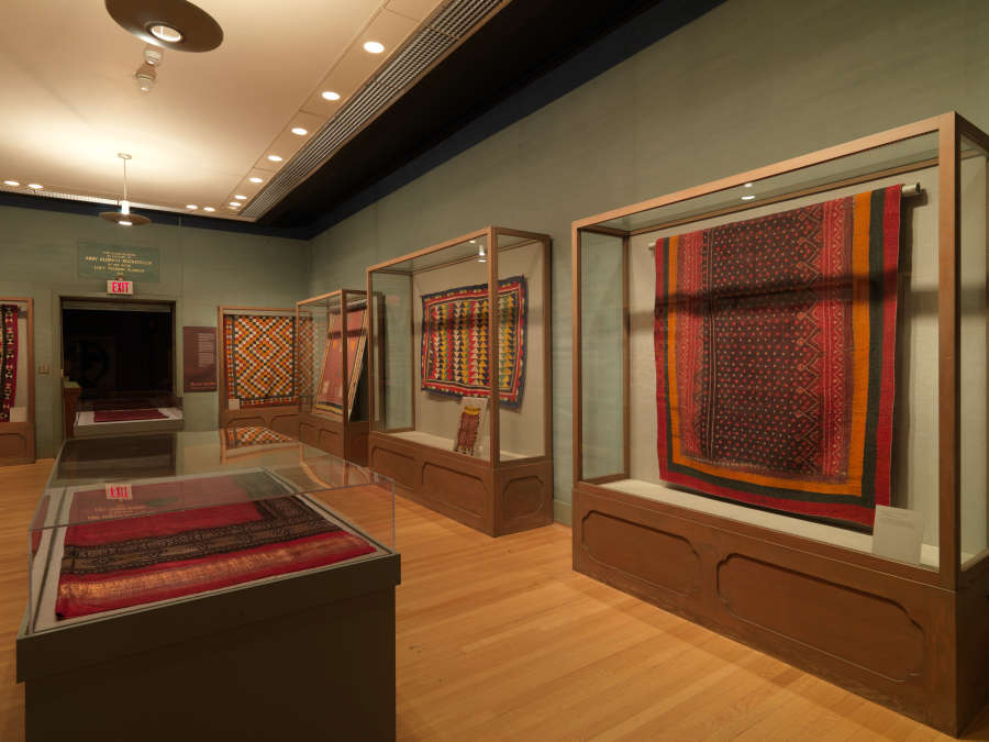 view exhibition image