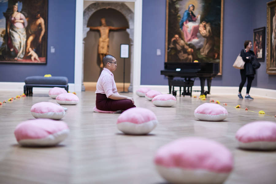 view exhibition image