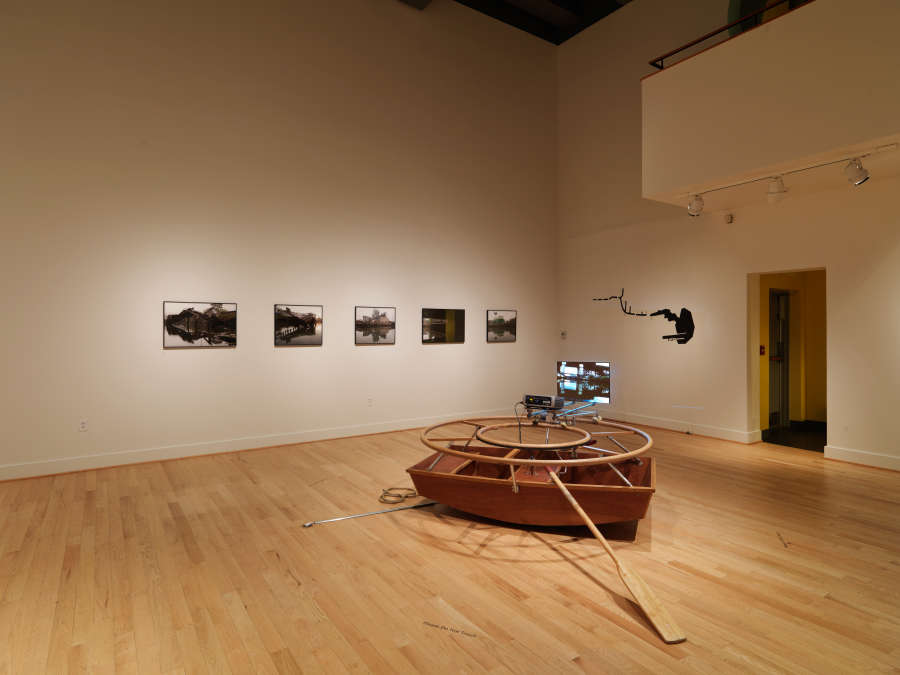 view exhibition image