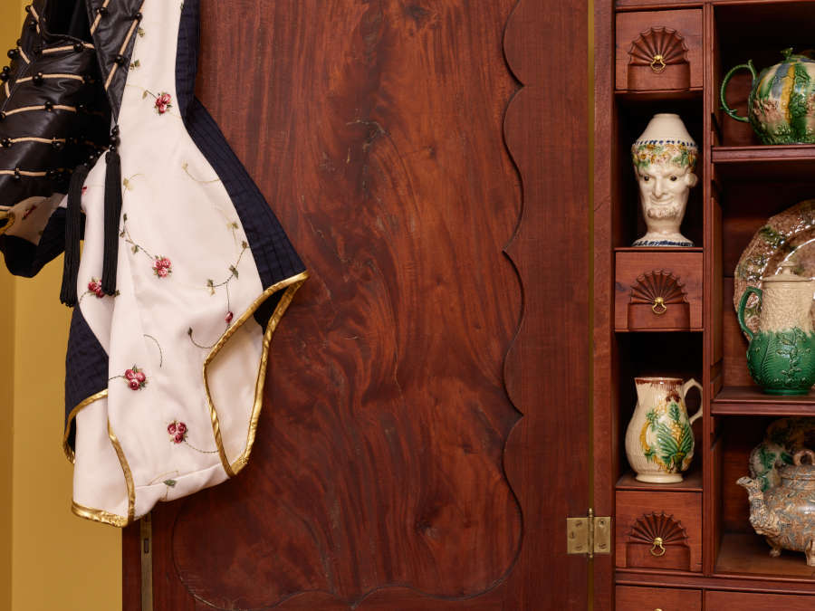 view exhibition image