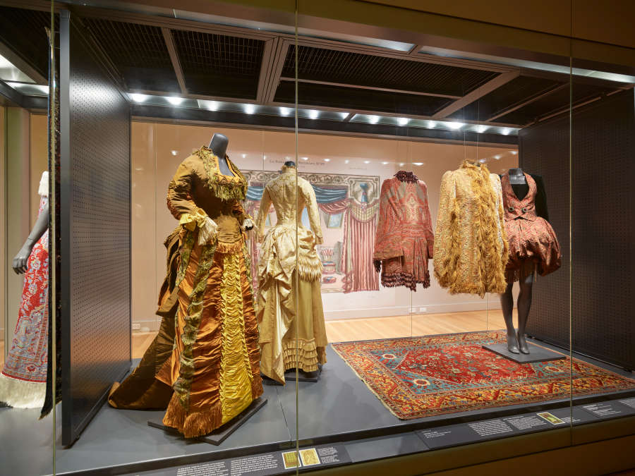 view exhibition image