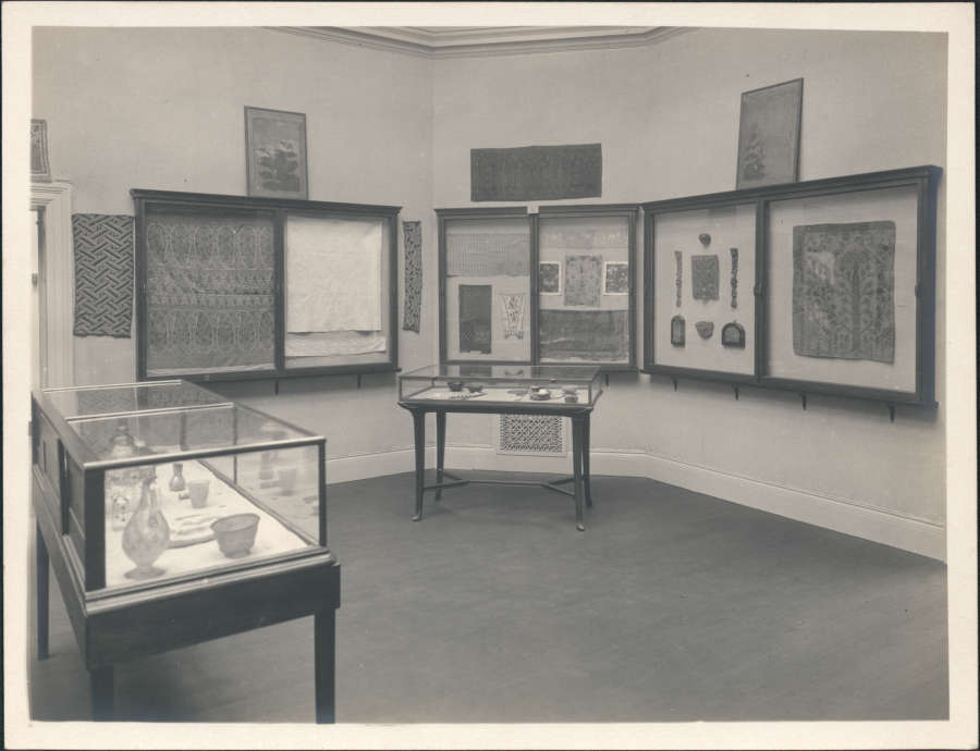 view exhibition image