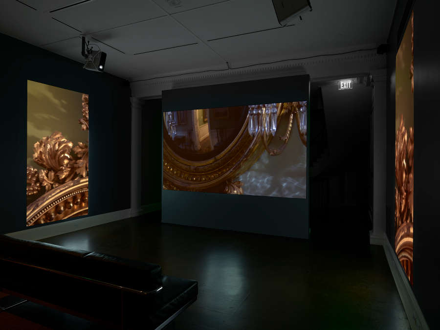 view exhibition image