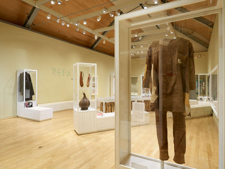 view exhibition image