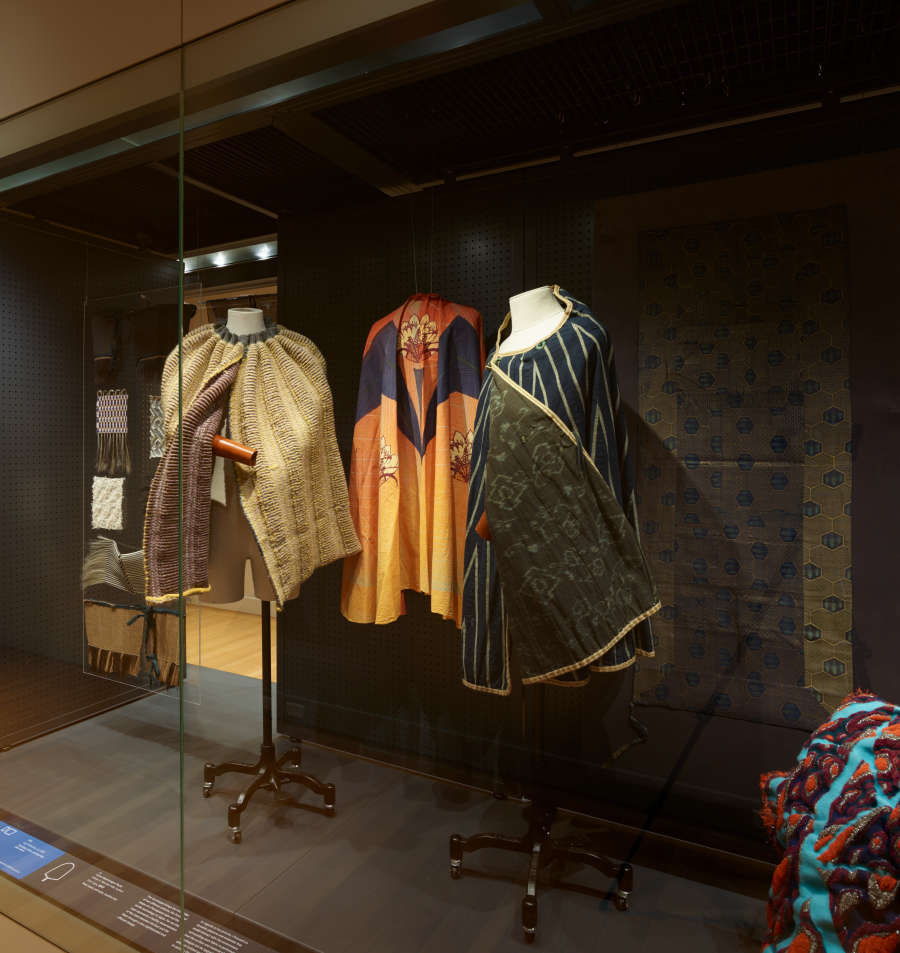 view exhibition image