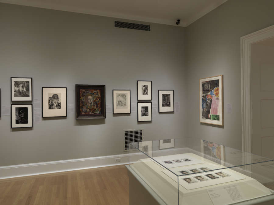 view exhibition image