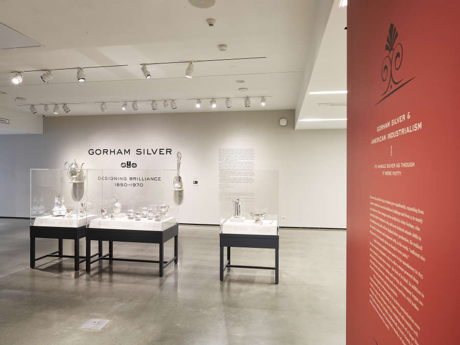 view exhibition image