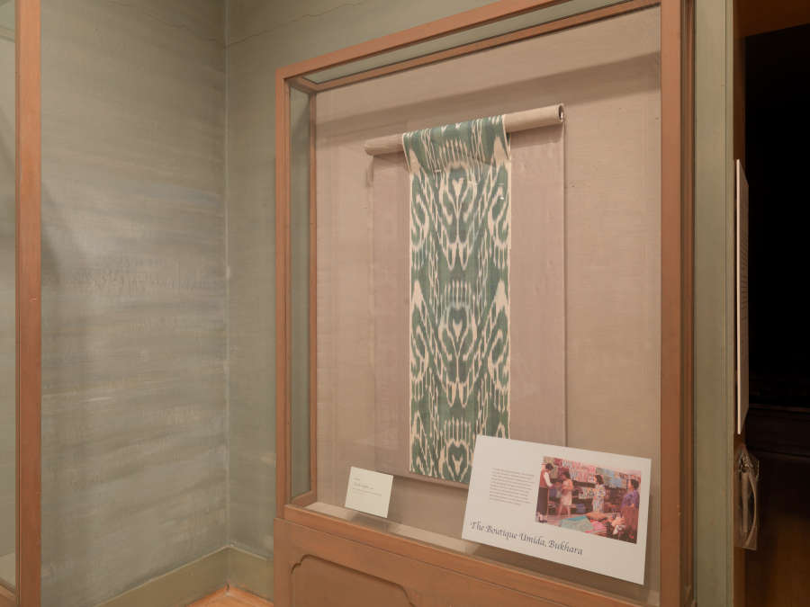 view exhibition image