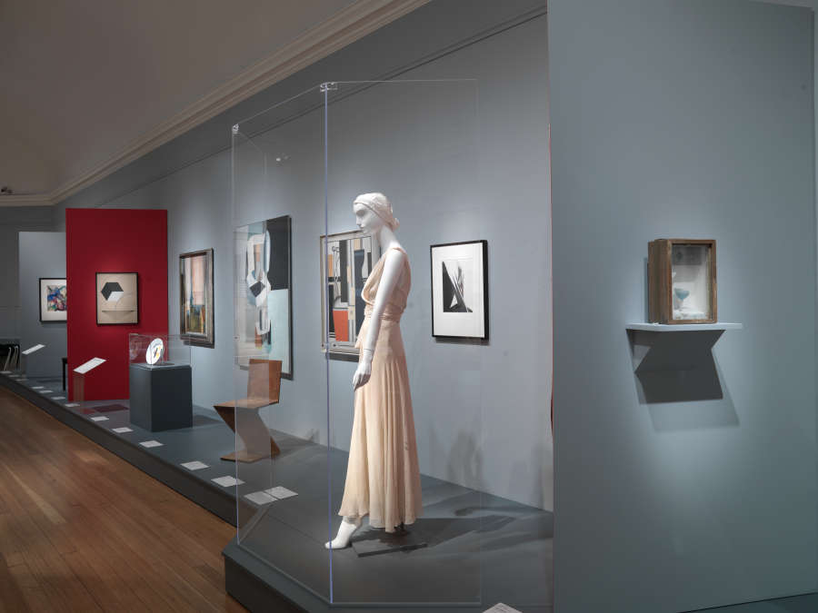 view exhibition image