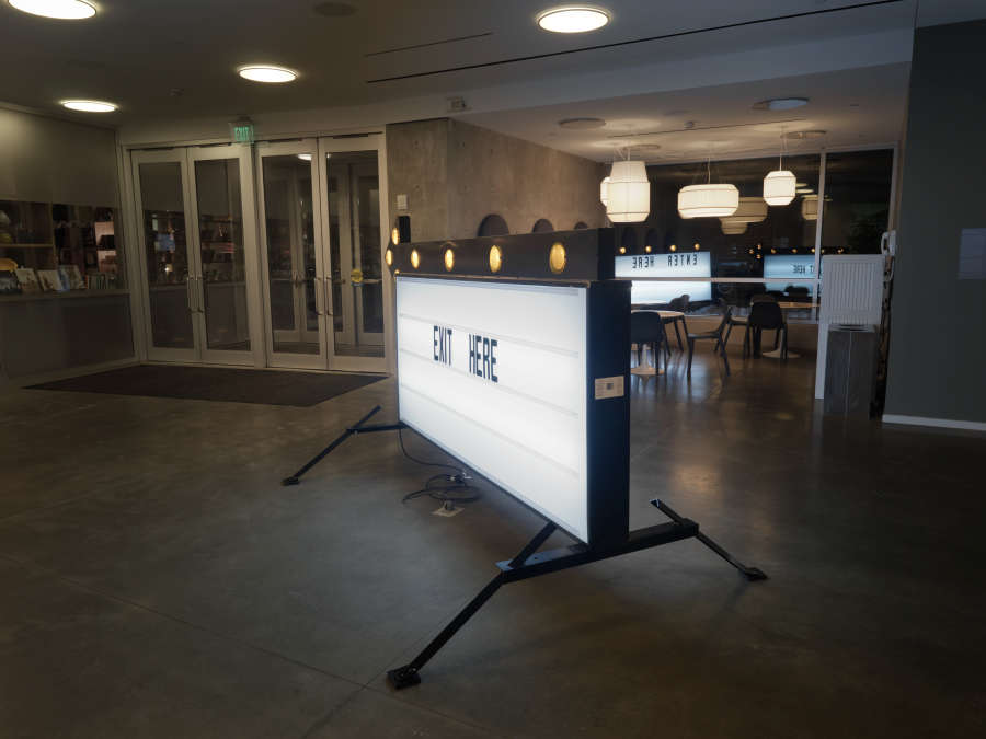 view exhibition image