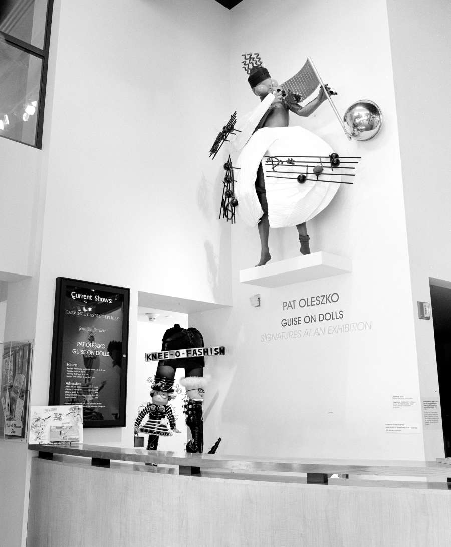 view exhibition image