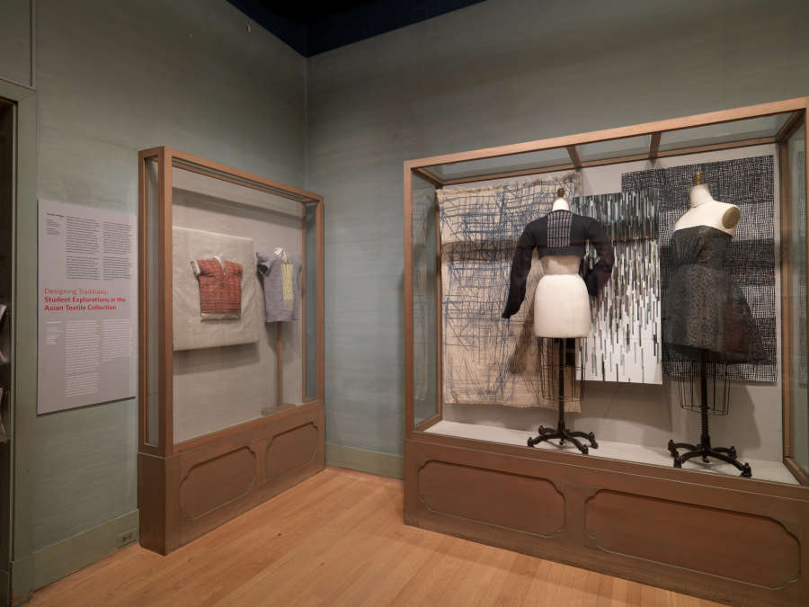 view exhibition image