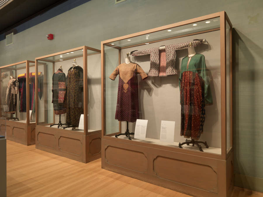 view exhibition image