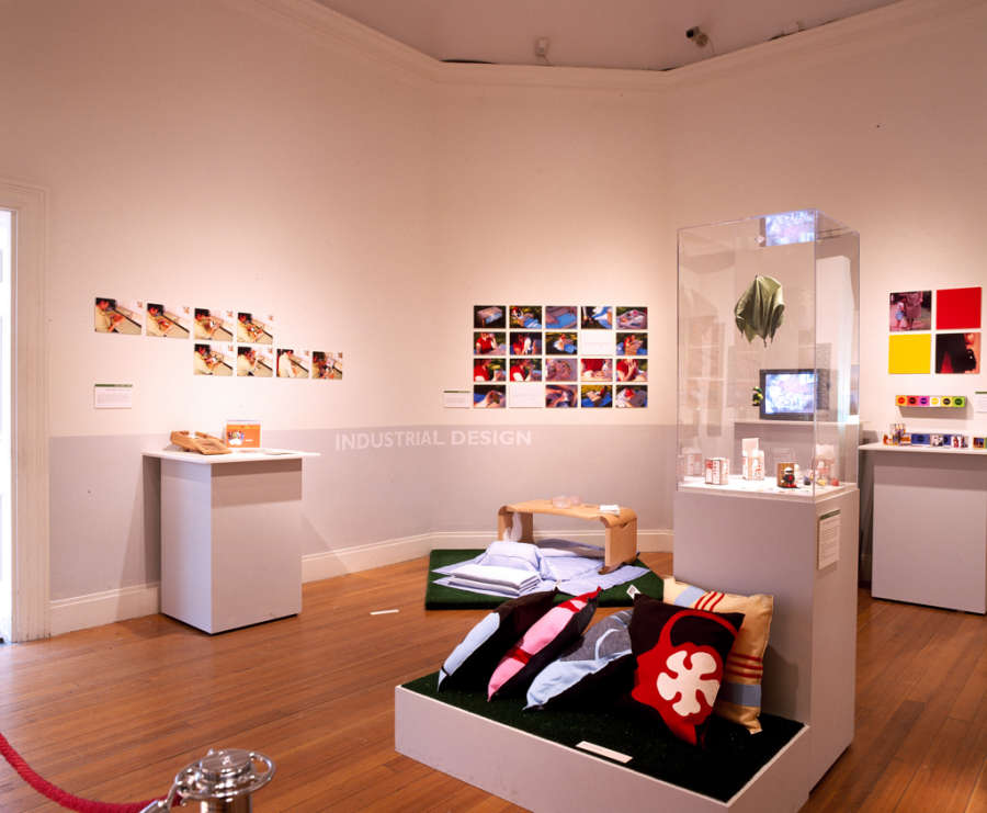 view exhibition image