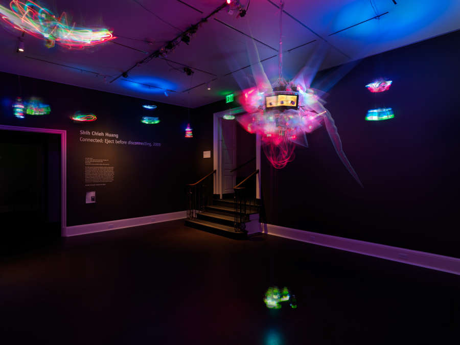 view exhibition image