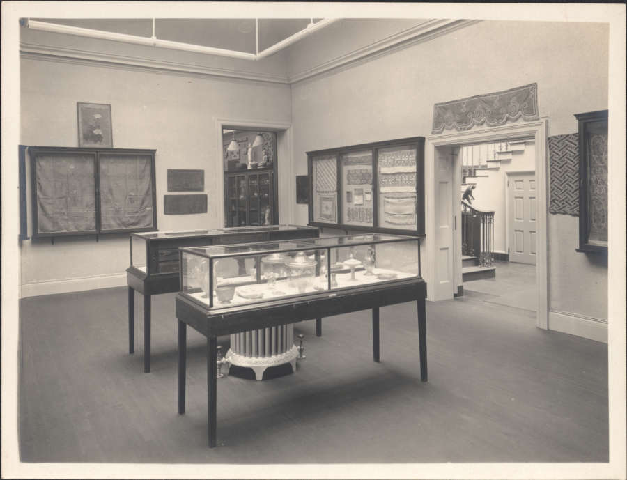 view exhibition image