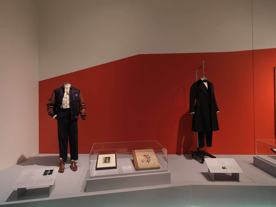 view exhibition image