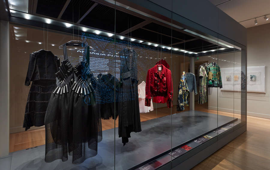view exhibition image