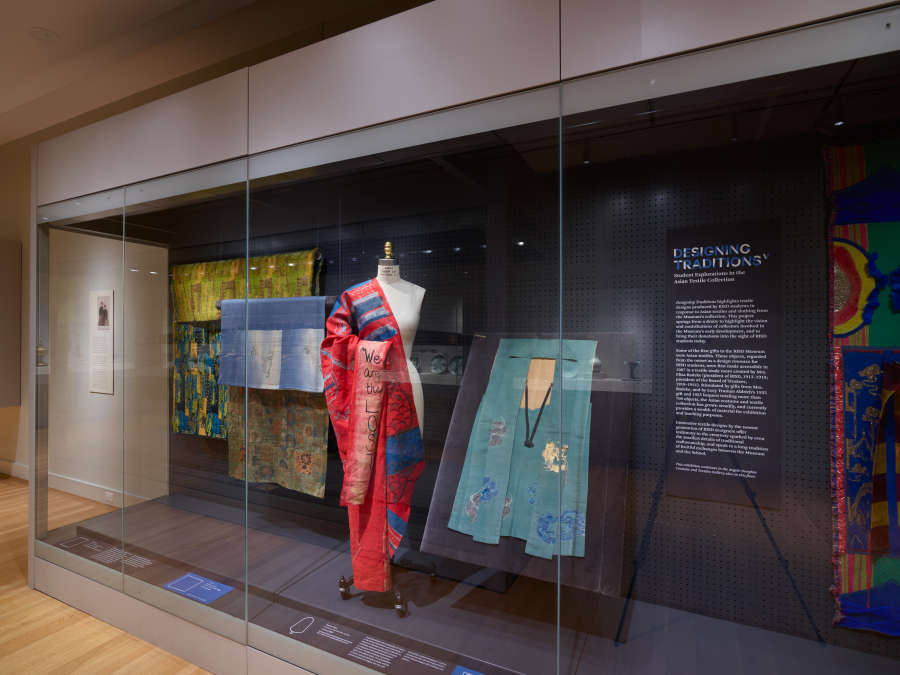 view exhibition image