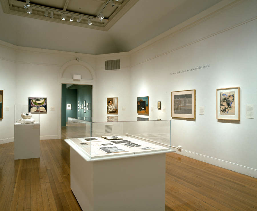 view exhibition image