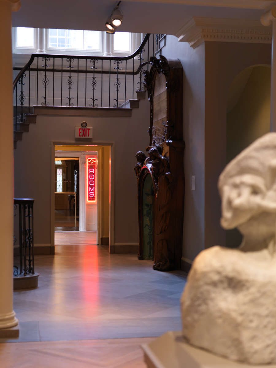 view exhibition image