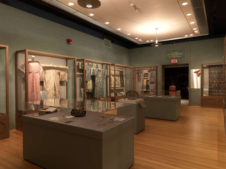 view exhibition image