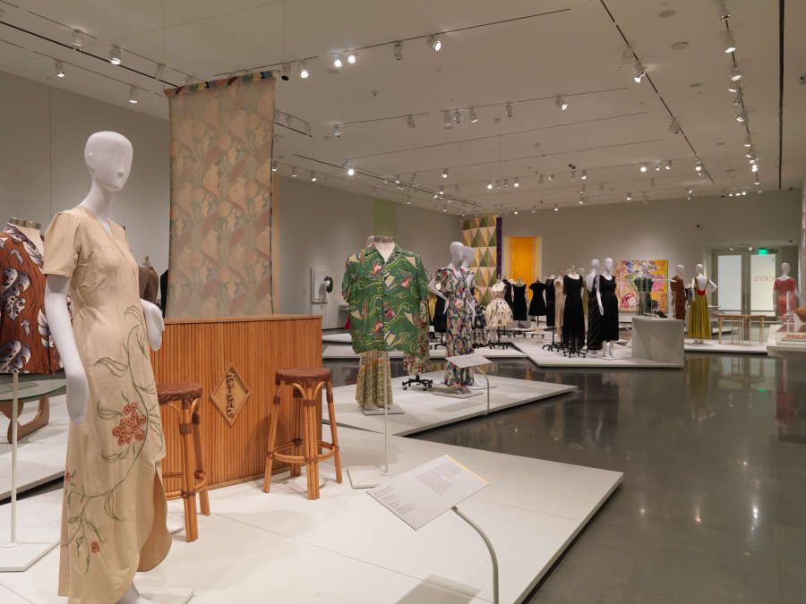 view exhibition image