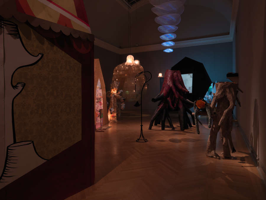 view exhibition image