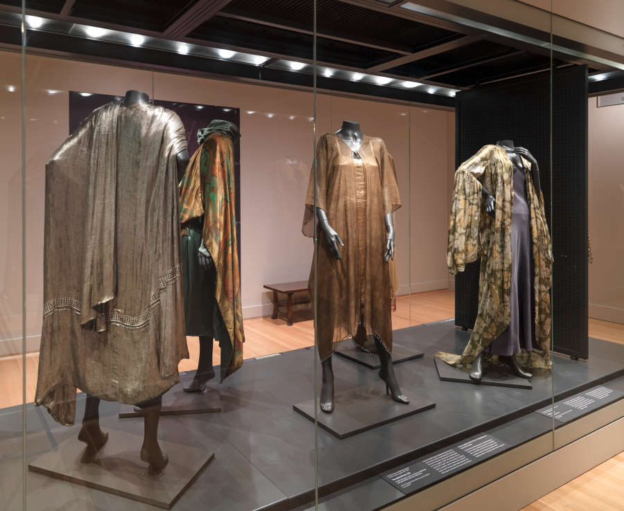 view exhibition image