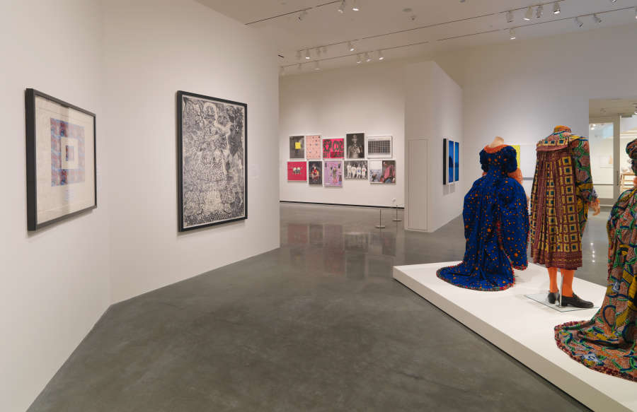 view exhibition image