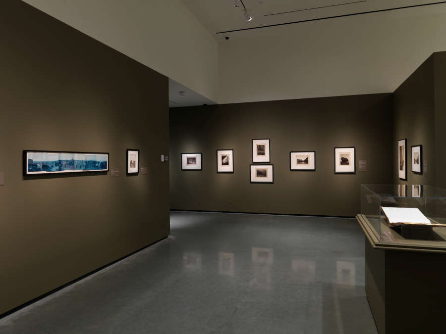 view exhibition image