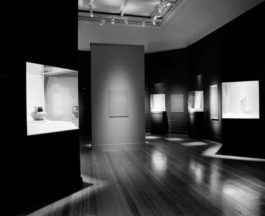 view exhibition image