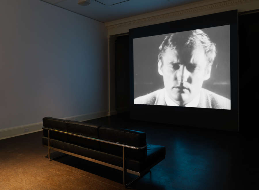 view exhibition image