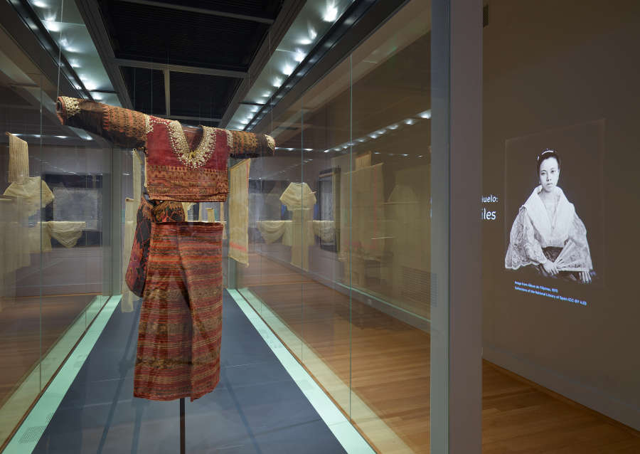 view exhibition image