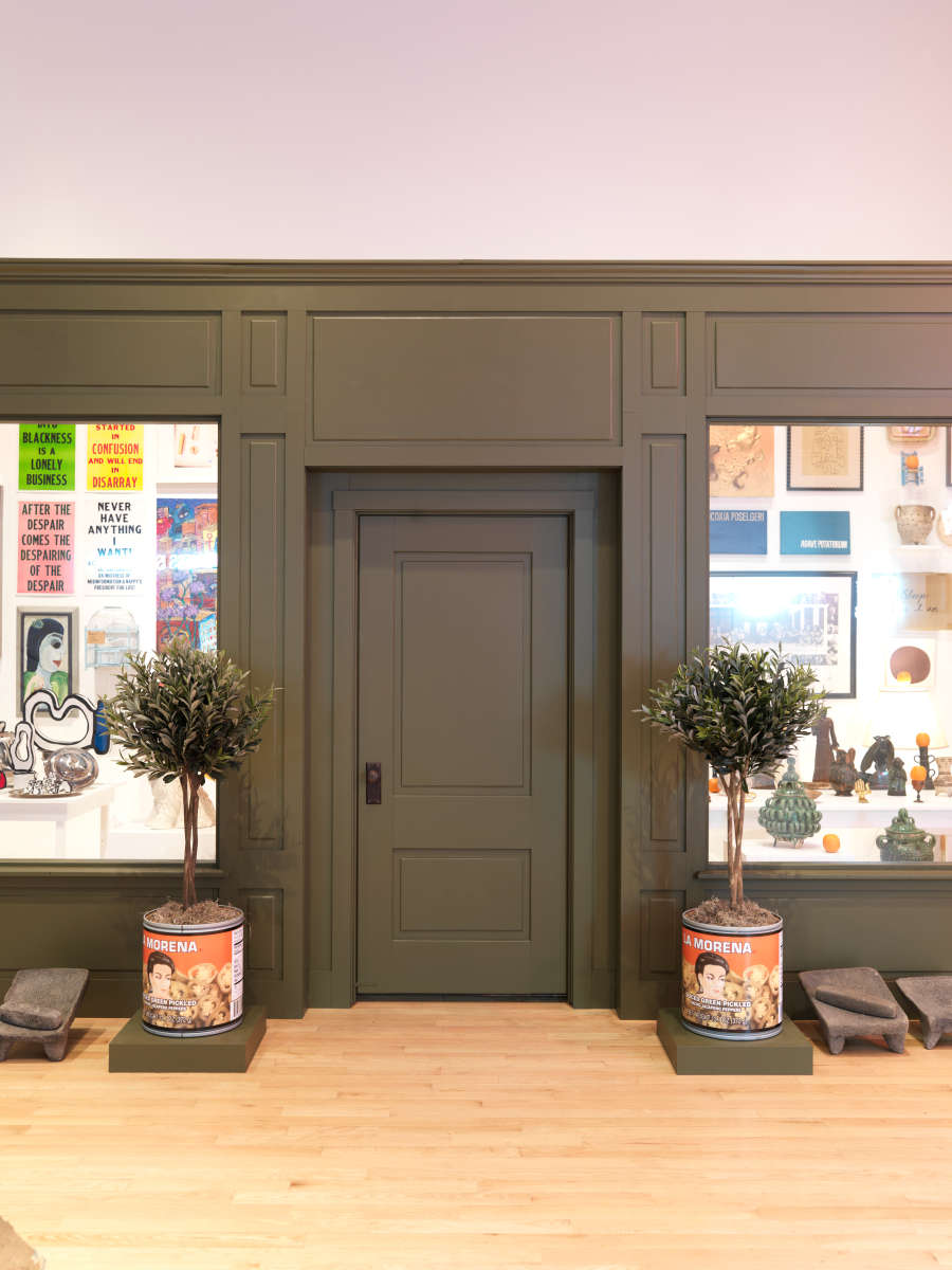 view exhibition image