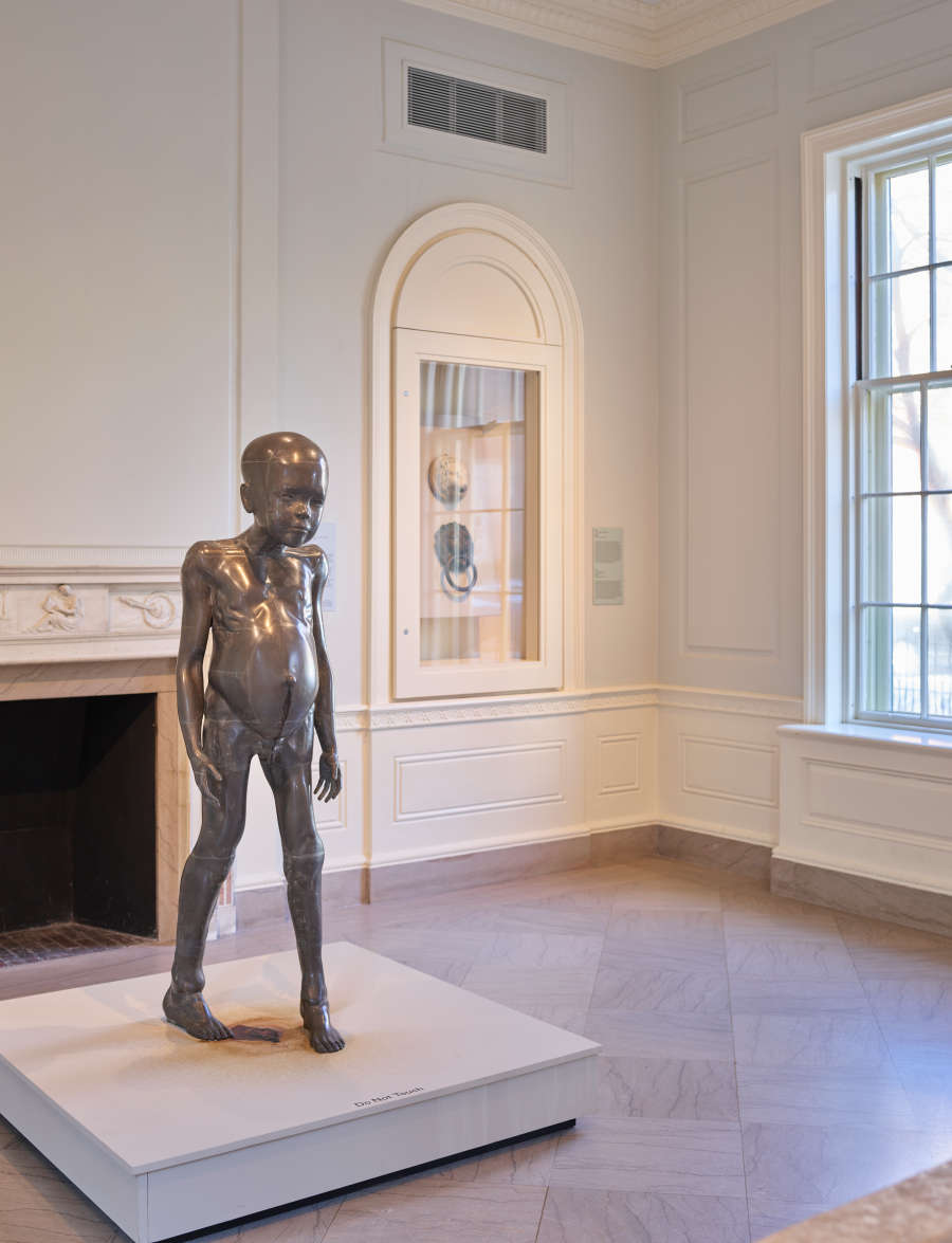 view exhibition image